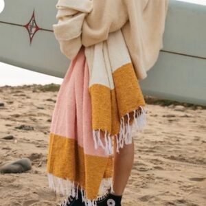 NWT Sundream Coffee Blanket Sunrise Stripe Pink